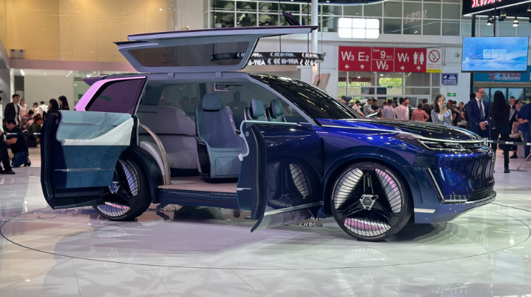 This Chinese Luxury Hybrid SUV: A Blend of Tank, Bentley, and Yacht 1